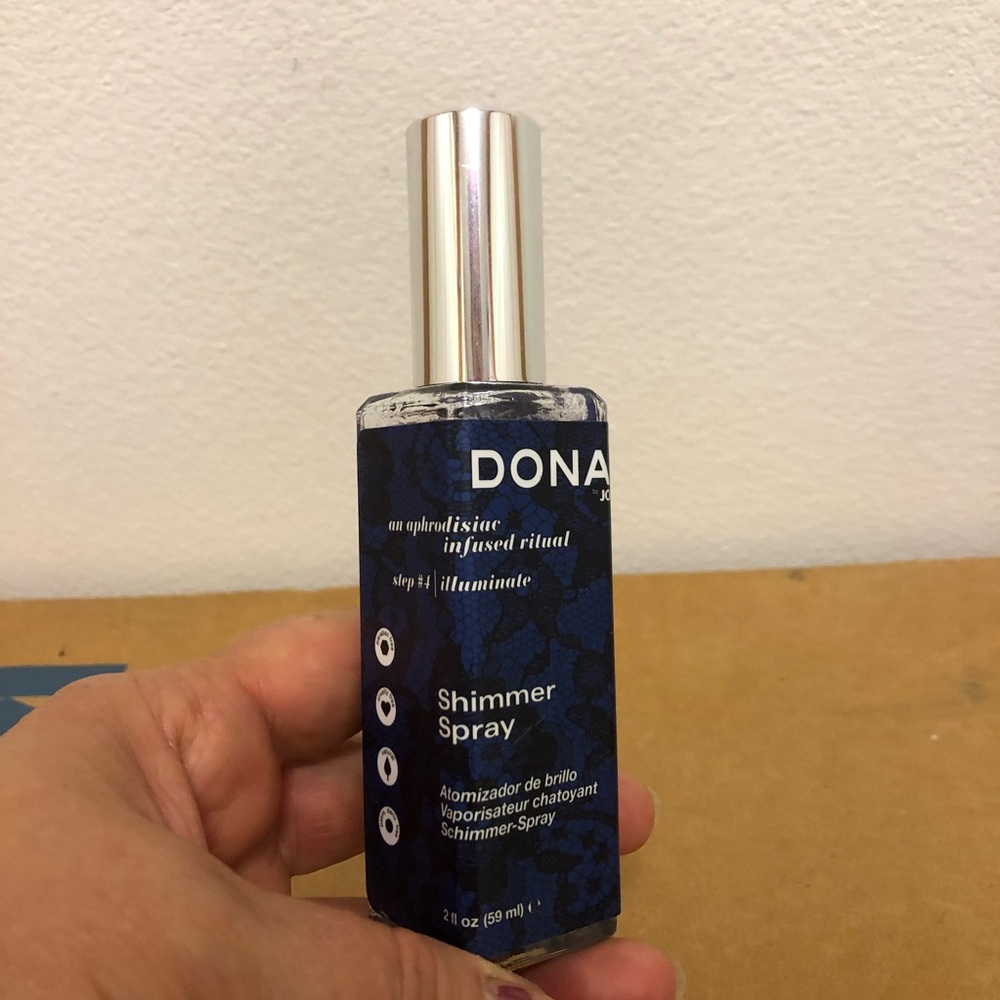 DONA Shimmer Spray